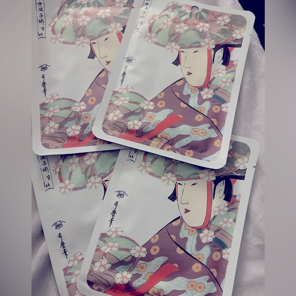 4 pack of Japanese sheet face mask - Picture 1 of 2